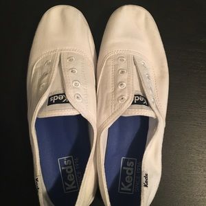 White keds chillax sneakers